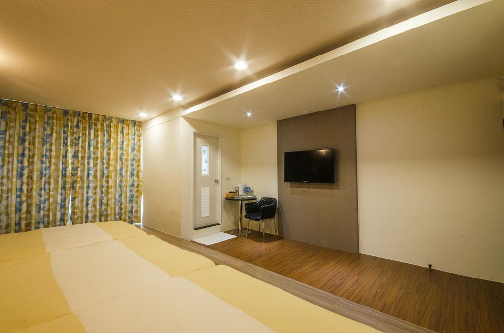 Sunny House Apartment Luodong Room photo